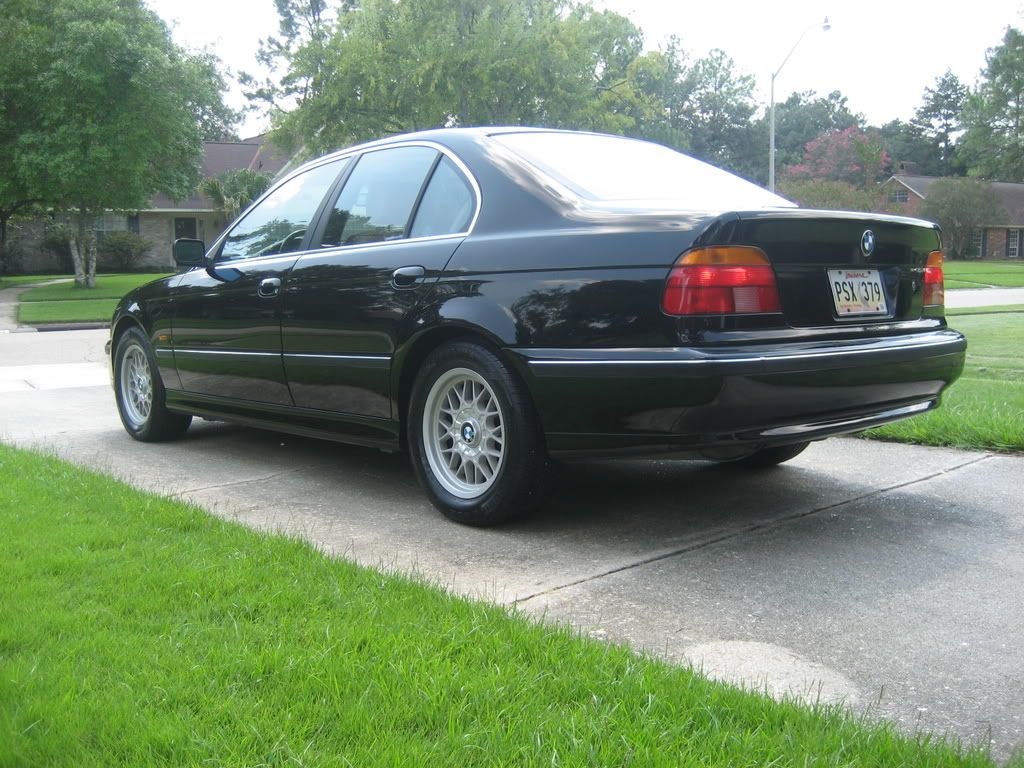 De-badged528i017.jpg