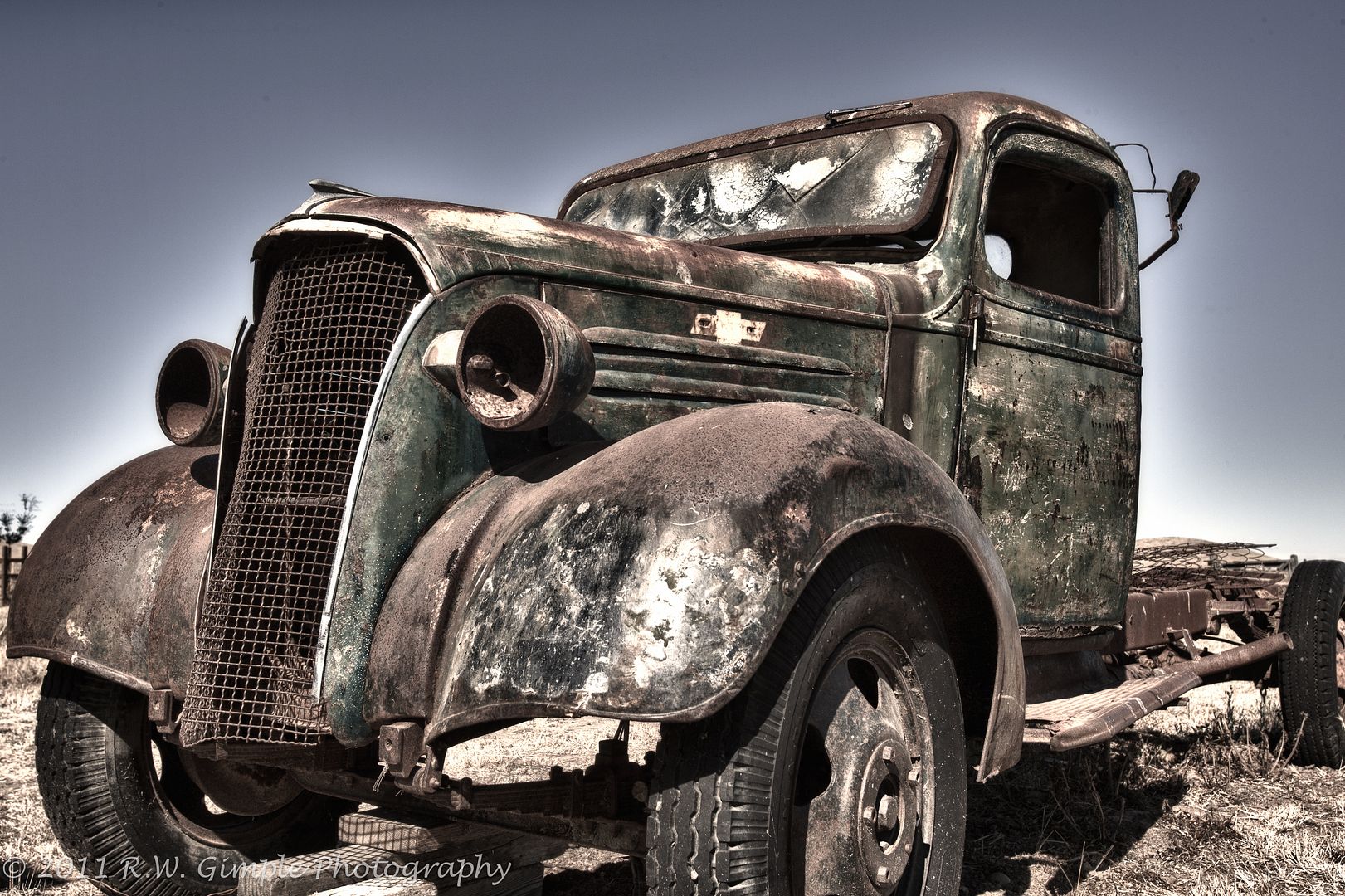 IMAGE: http://i206.photobucket.com/albums/bb149/rwg_bucket/Chevy1of3.jpg