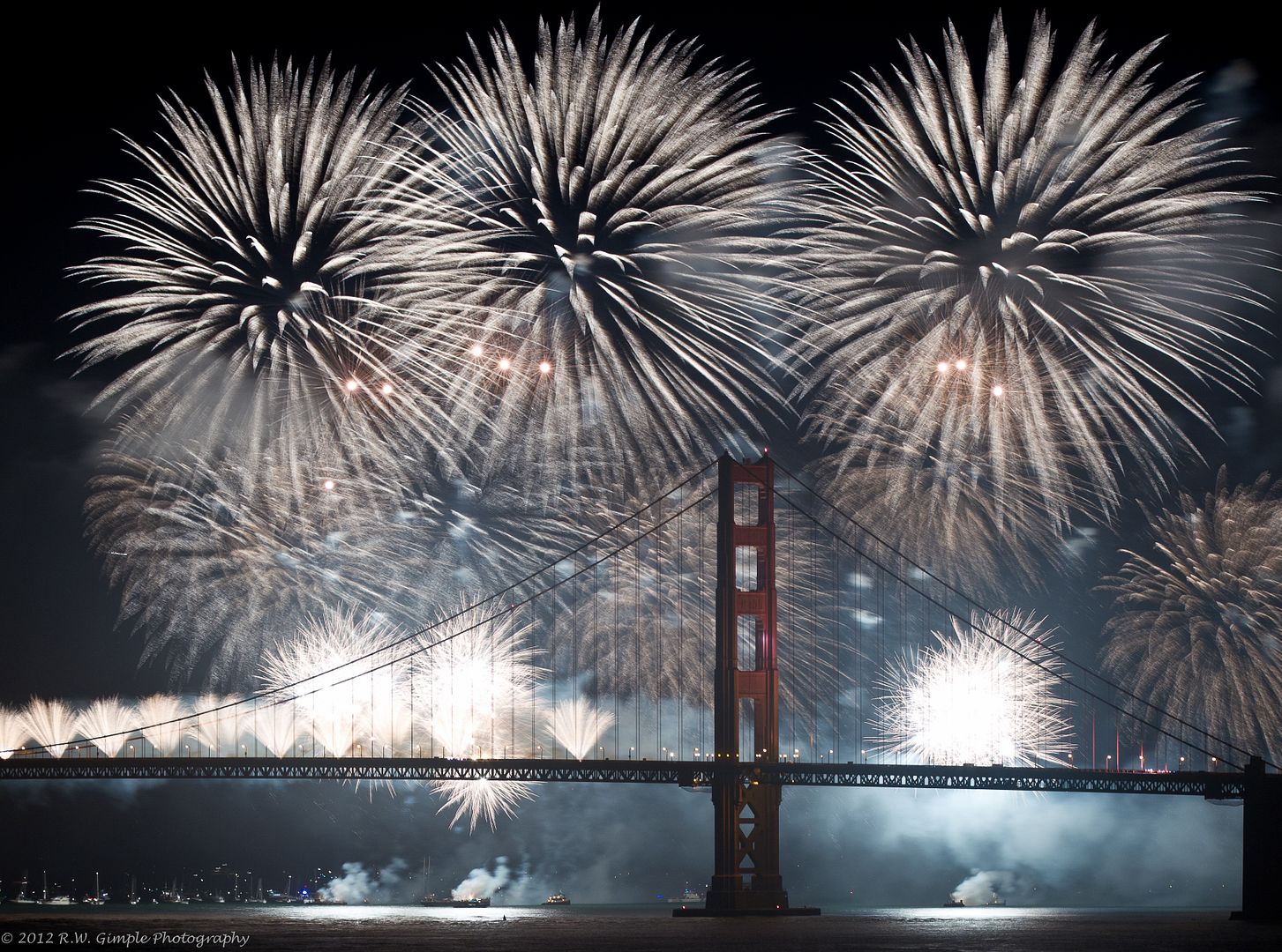 IMAGE: http://i206.photobucket.com/albums/bb149/rwg_bucket/GGBridge-27.jpg