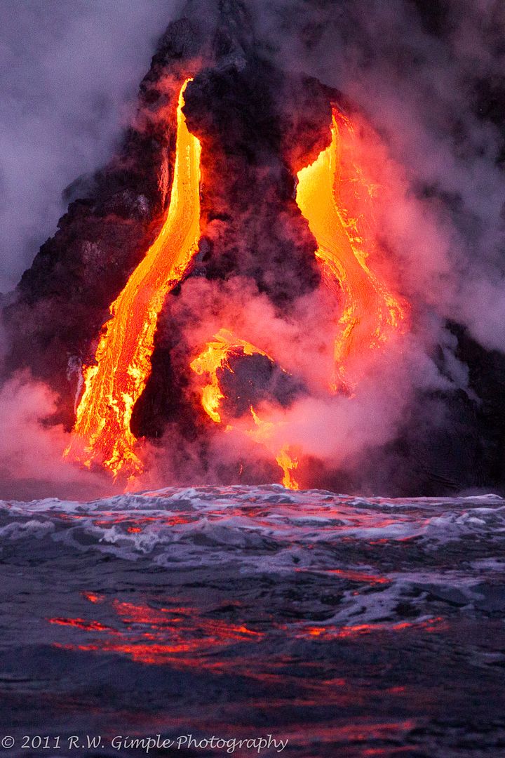 IMAGE: http://i206.photobucket.com/albums/bb149/rwg_bucket/KilaueabySea-4.jpg