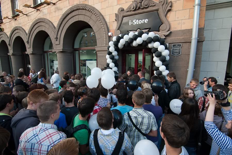 В Минске вчера открыли первый в Беларуси магазин со статусом Apple Premium Reseller: i-Store
