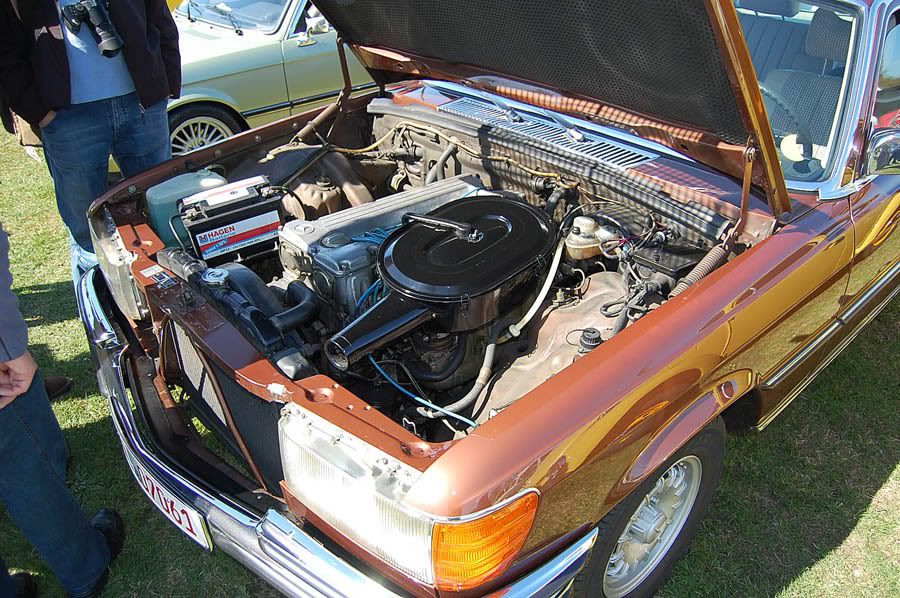 Mercedes W116 SClass 280SE engine interior
