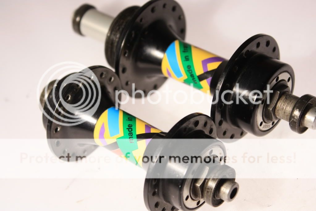 MAVIC PARIS GAO DAKAR MOUNTAIN BIKE HUBS BLACK COLORFUL DECALS 1980s